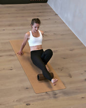 Lade das Bild in den Galerie-Viewer, rollholz - parafa szőnyeg