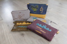 Lade das Bild in den Galerie-Viewer, kis táska evezős mintával - sárga, kék